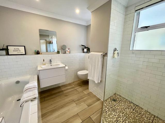 To Let 2 Bedroom Property for Rent in Kenilworth Upper Western Cape